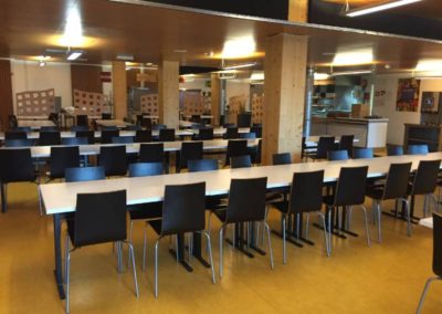 Espace restaurant : une salle au mobilier pratique et confortable